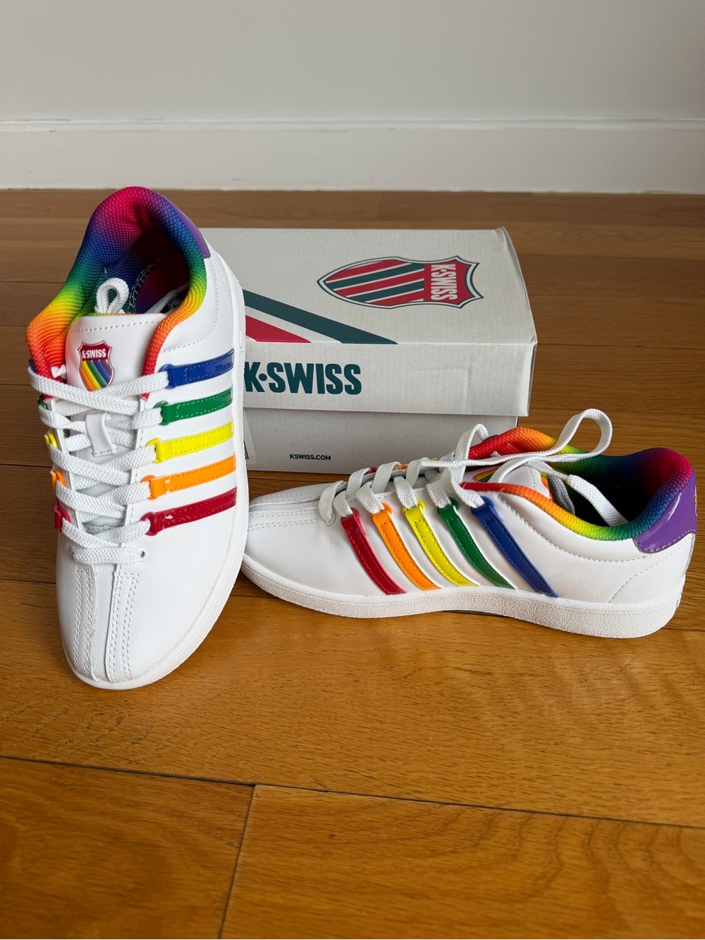 NEW K-Swiss Classic WhiteSneakers with Rainbow Stripes Kids 5/Women6.5